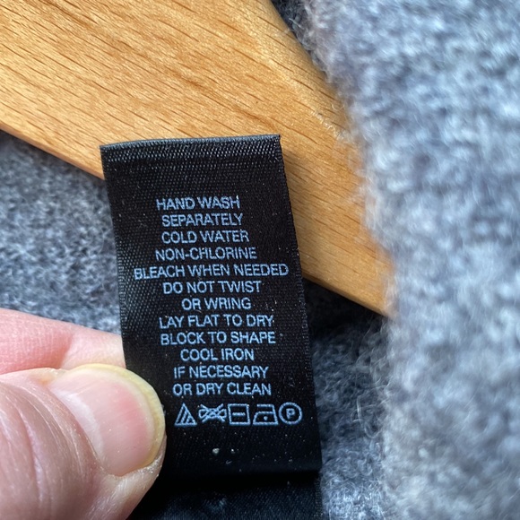 AXCESS by Liz Claiborne Boiled Wool Boxy Cropped 1/2 Sleeve Cardi/Jacket/Shrug - Picture 8 of 8